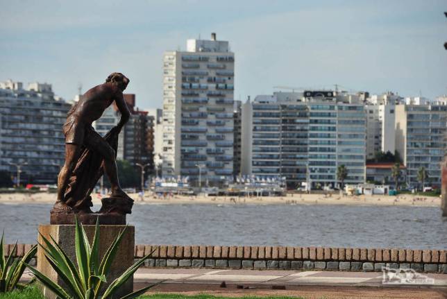 A praia de Pocitos, em Montevideo, no Uruguai